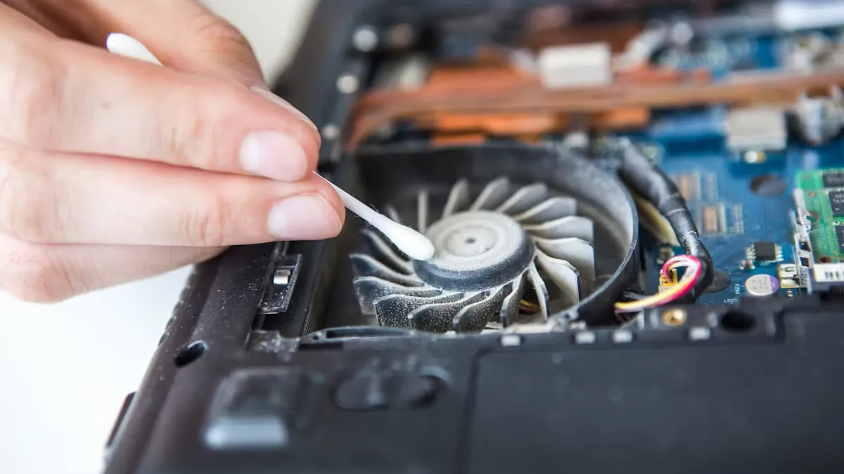 Hardware reparatie — laptop onderhoud